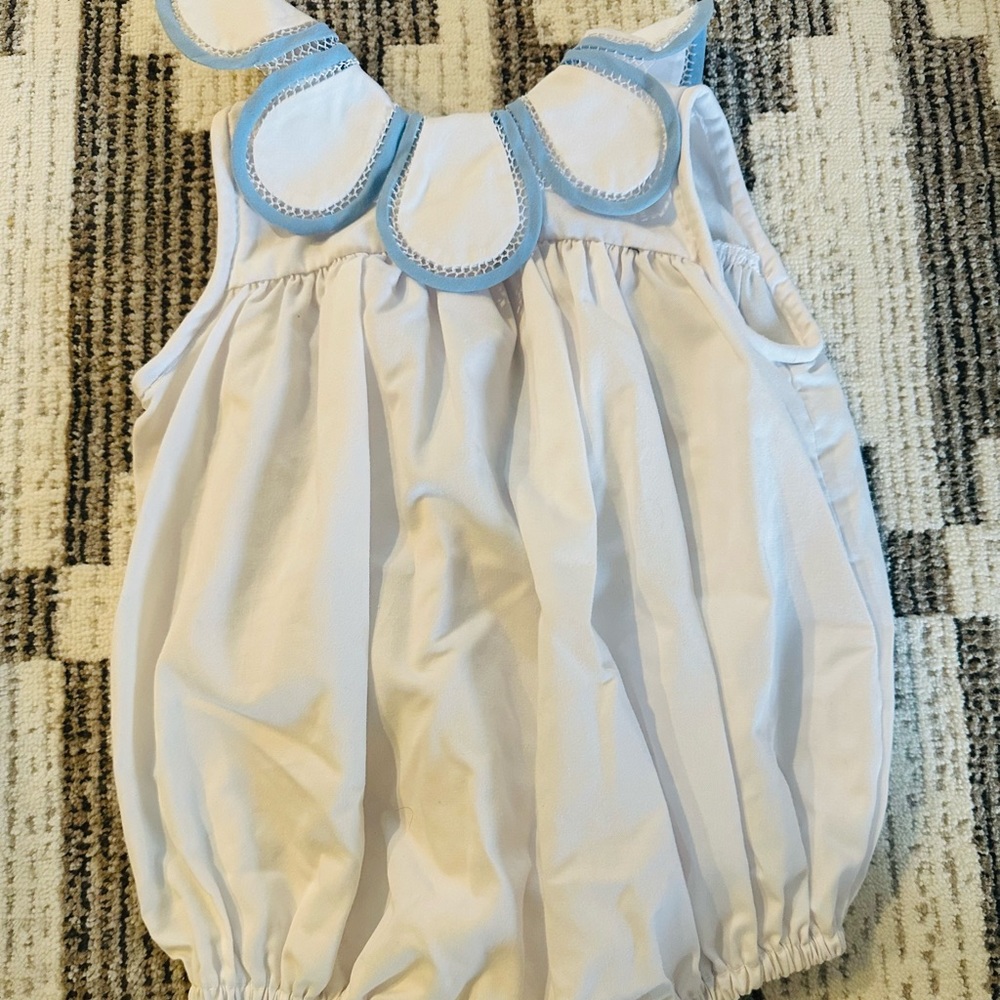 Very cute elegant spring-summer jumper baby girl the proper peony brand.